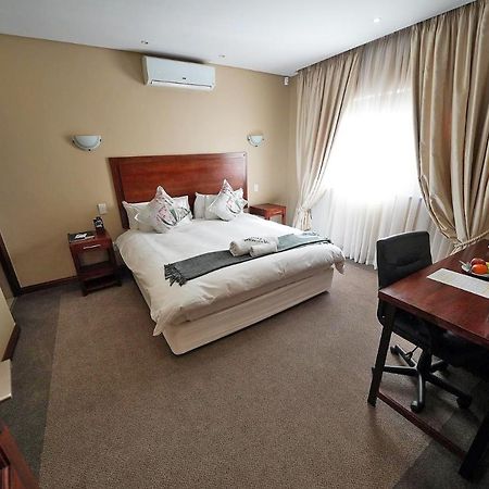 Over The Moon Guesthouse Johannesburg Kültér fotó