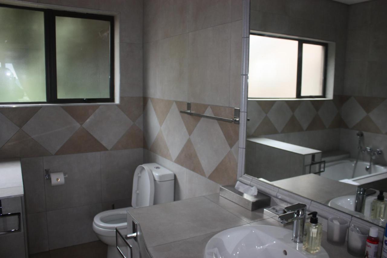 Over The Moon Guesthouse Johannesburg Kültér fotó